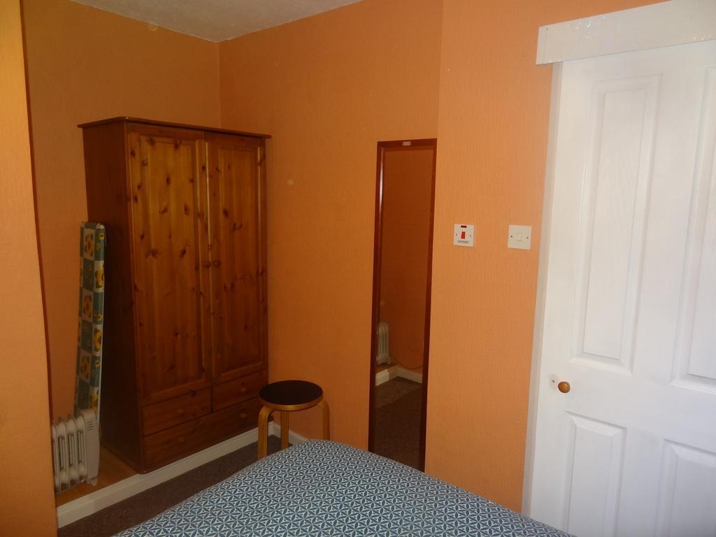 Lindisfarne Holiday Apartments - Families & Couples Only Blackpool Eksteriør bilde